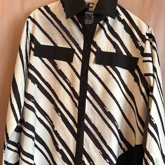 Asymmetrical black and white long sleeve dress - Picture 5 of 6